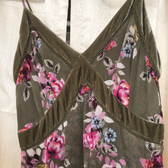 White House and Black Market Dress - Picture 3 of 3